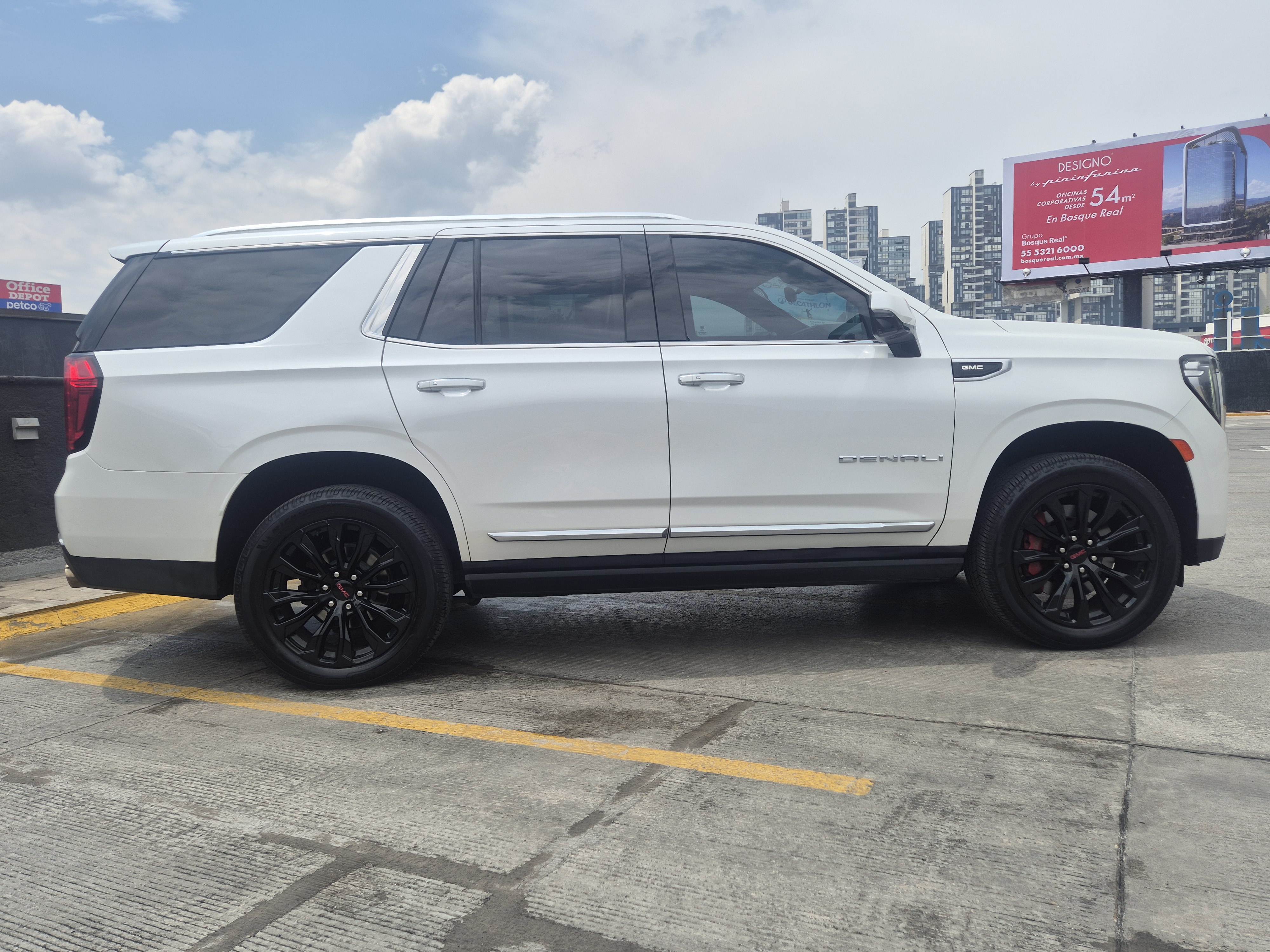 GMC Yukon Denali