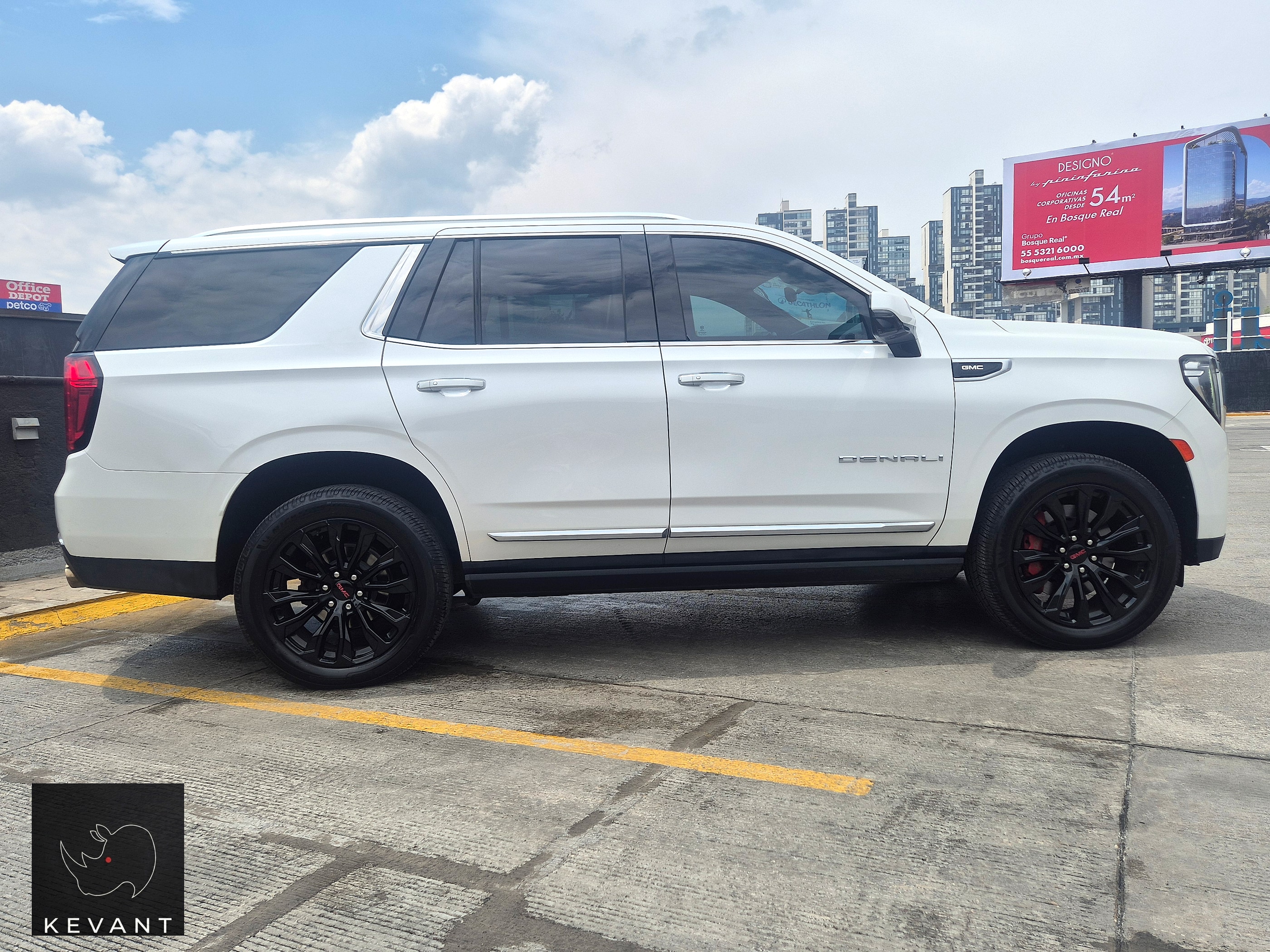 GMC Yukon Denali
